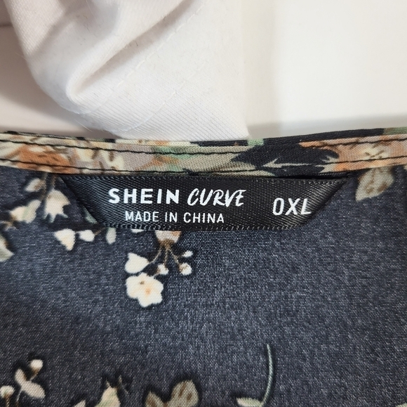 Shein Curve 3/4 Sleeve Floral Dress - Picture 7 of 7